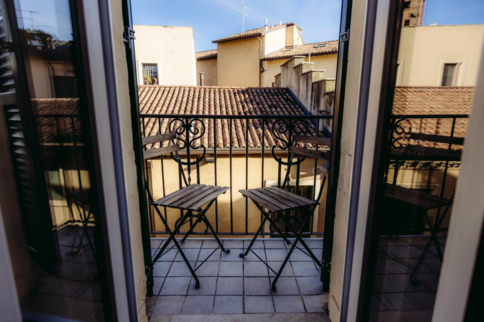 Eap Suites, Верона Экстерьер фото